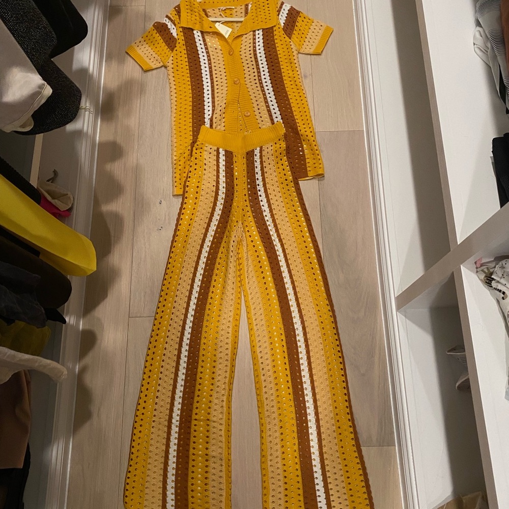 Golden house crochet 2 pieces set